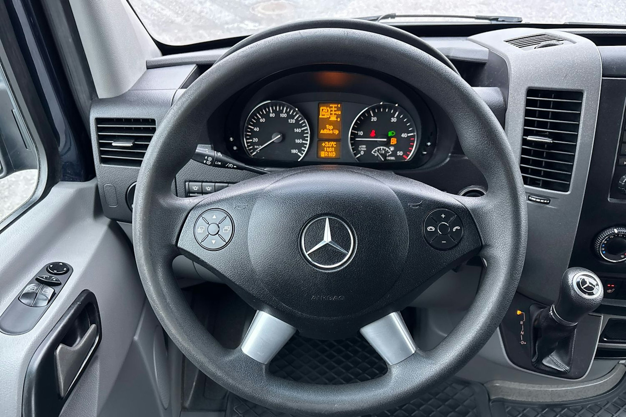 sininen Mercedes-Benz Sprinter 2017 kuva 17.