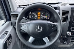 sininen Mercedes-Benz Sprinter 2017 kuva 17.