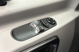 sininen Mercedes-Benz Sprinter 2017 kuva 25.