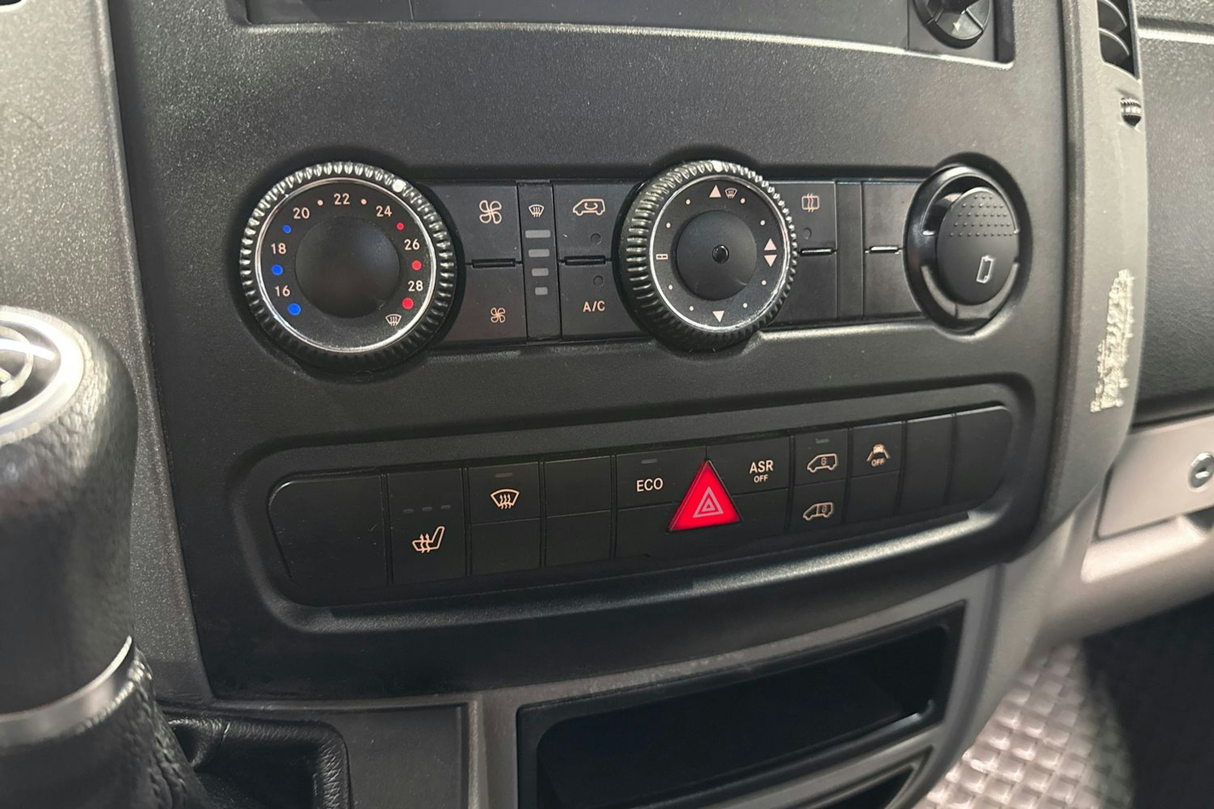 sininen Mercedes-Benz Sprinter 2017 kuva 26.