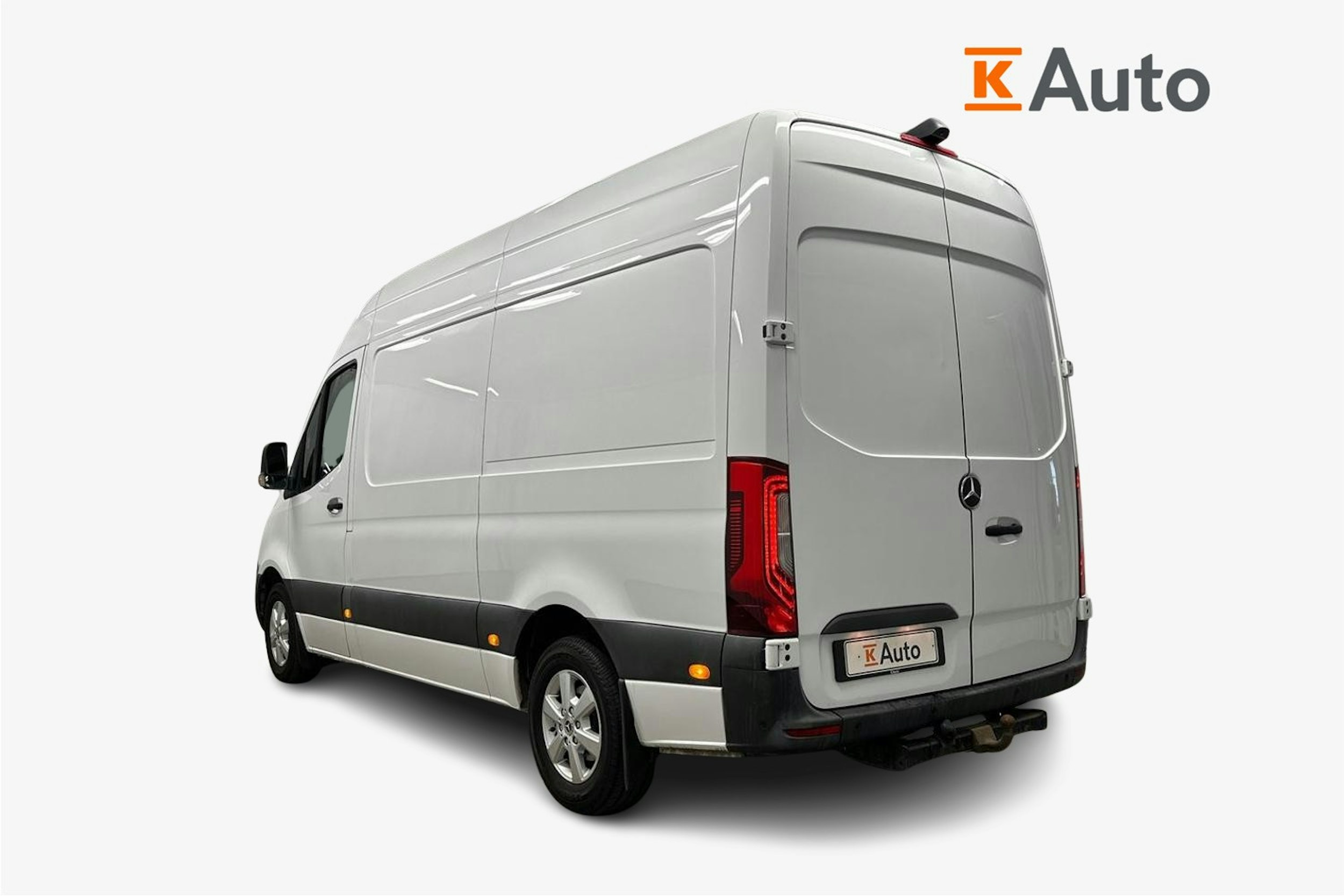 valkoinen Mercedes-Benz Sprinter 2018 kuva 2.
