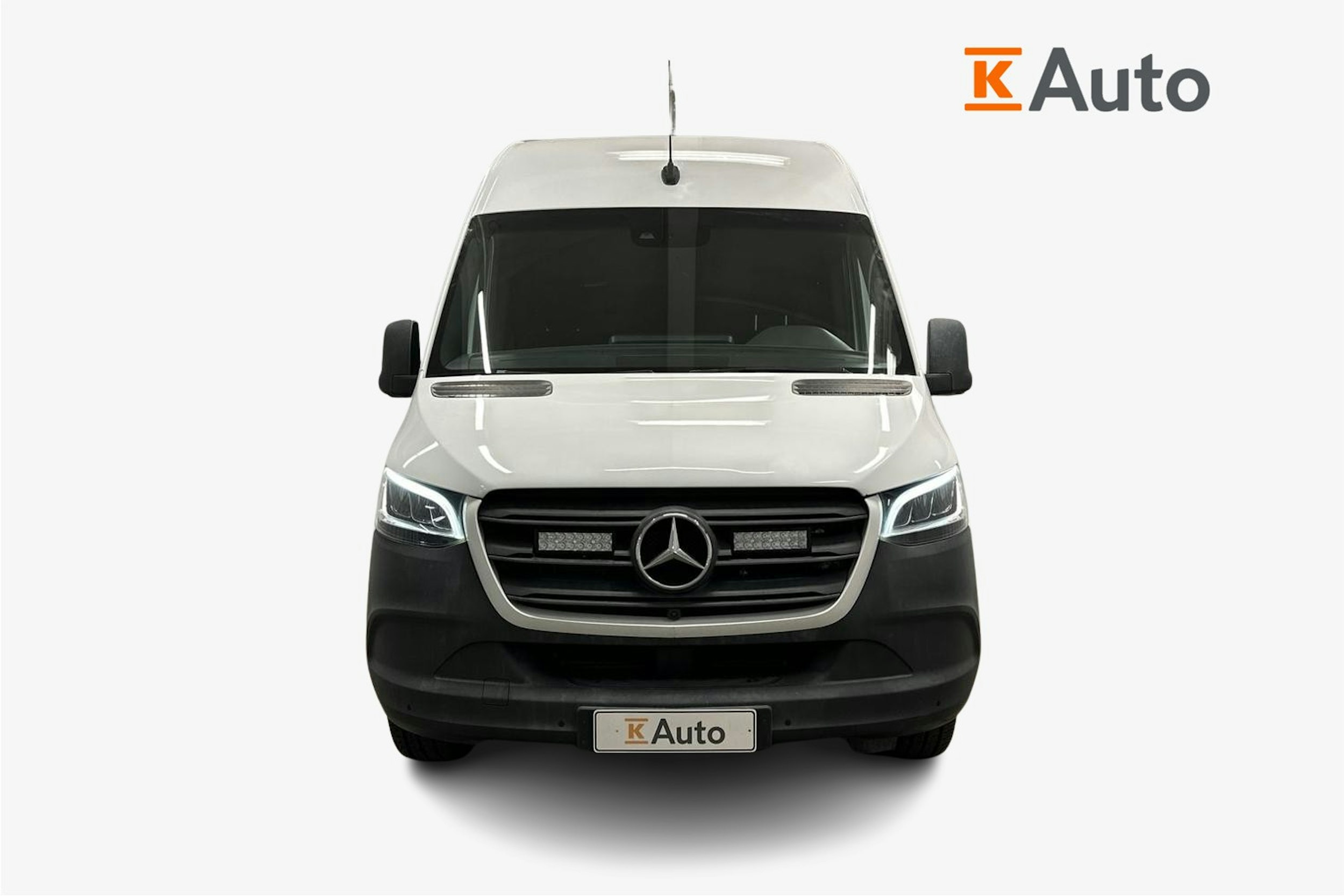 valkoinen Mercedes-Benz Sprinter 2018 kuva 4.
