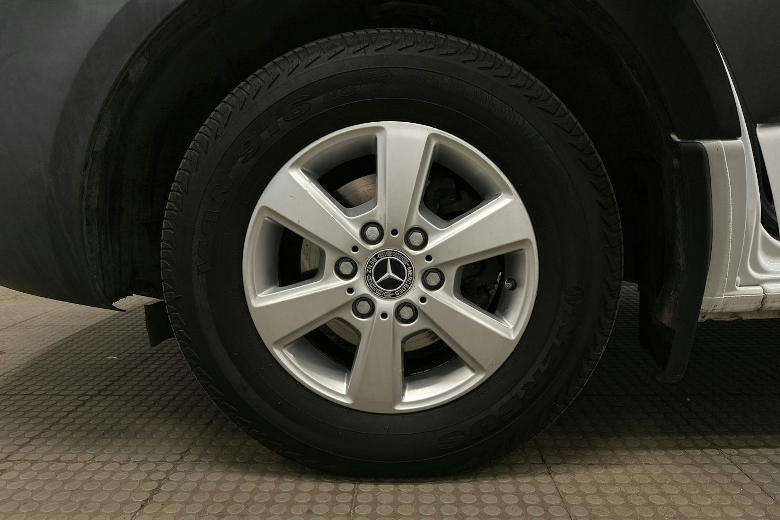 valkoinen Mercedes-Benz Sprinter 2018 kuva 9.