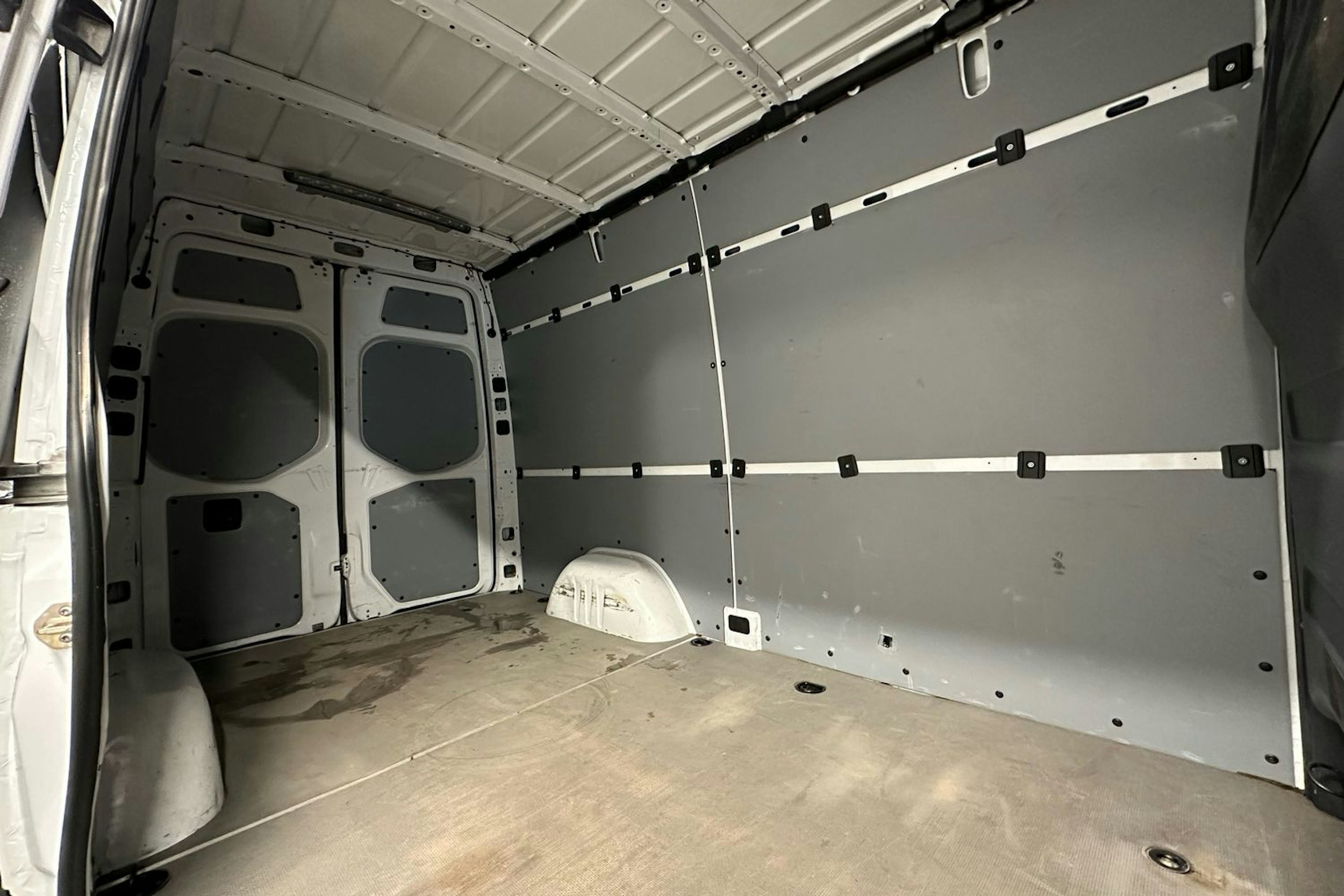 valkoinen Mercedes-Benz Sprinter 2018 kuva 11.