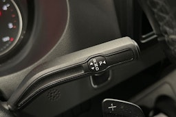 valkoinen Mercedes-Benz Sprinter 2018 kuva 19.