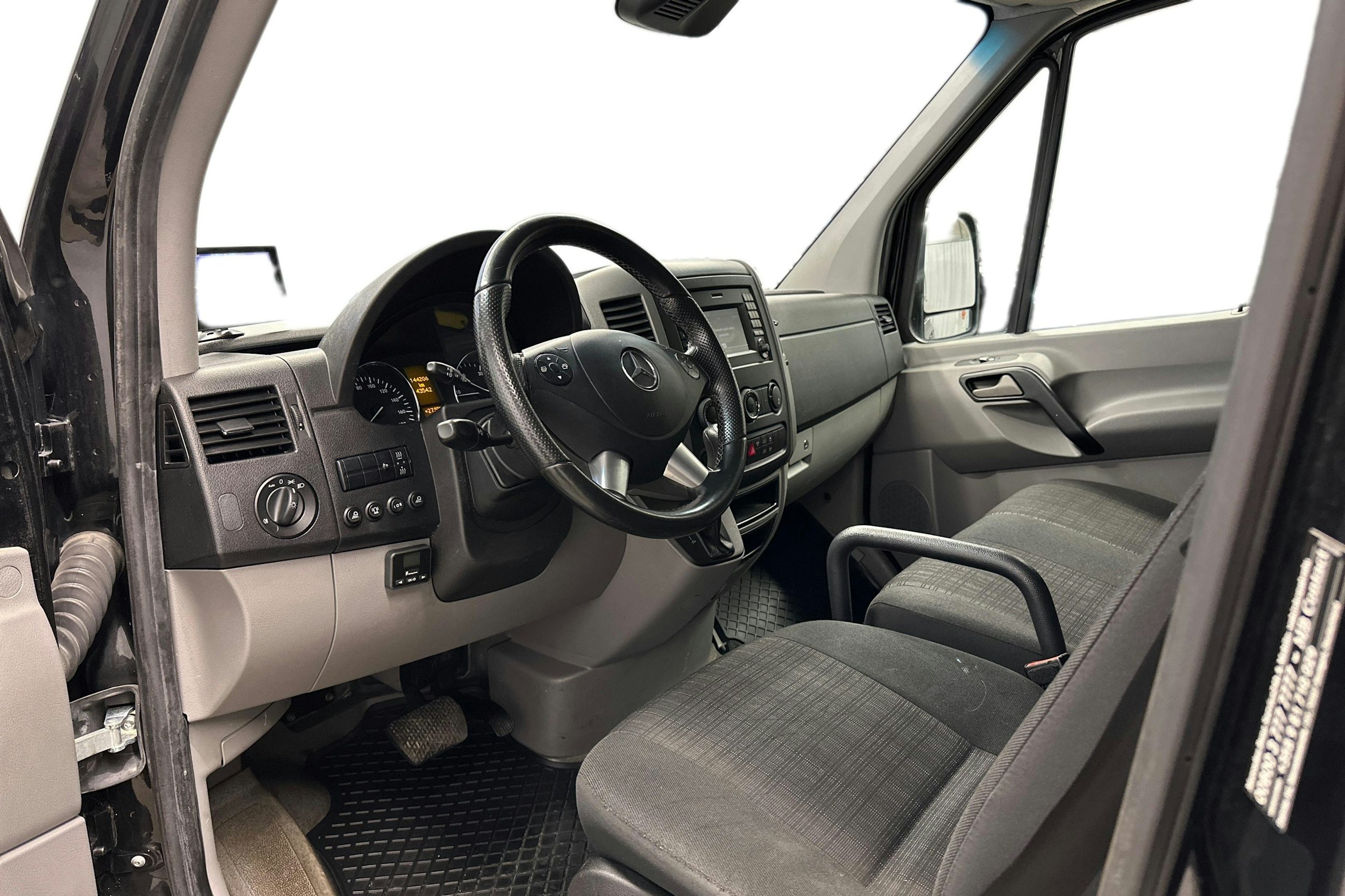 musta Mercedes-Benz Sprinter 2018 kuva 6.