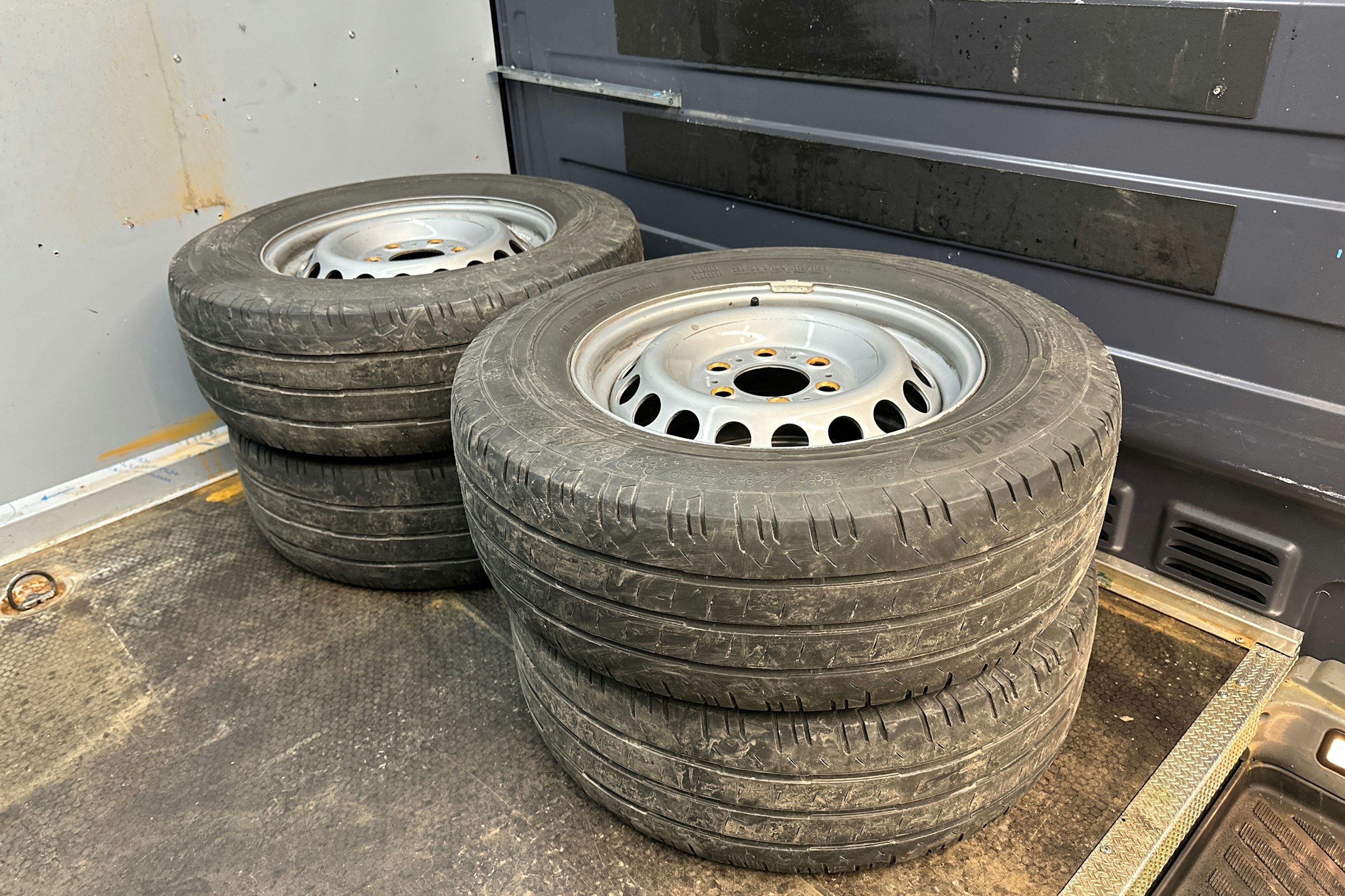 musta Mercedes-Benz Sprinter 2018 kuva 11.