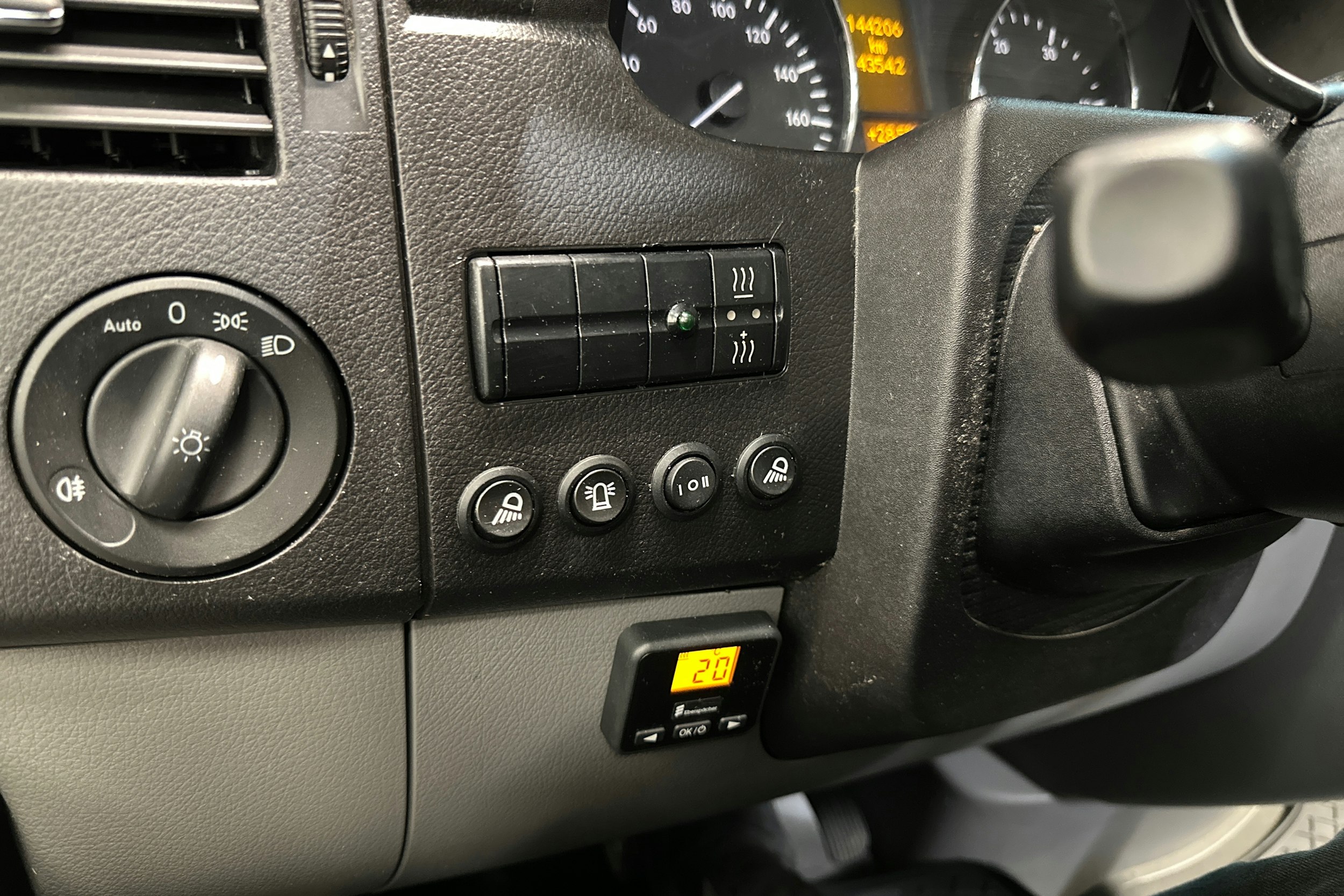 musta Mercedes-Benz Sprinter 2018 kuva 17.