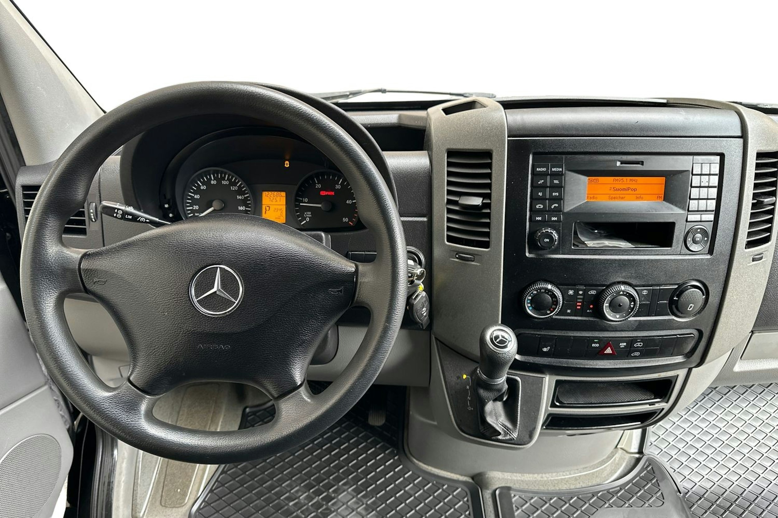musta Mercedes-Benz Sprinter 2018 kuva 7.