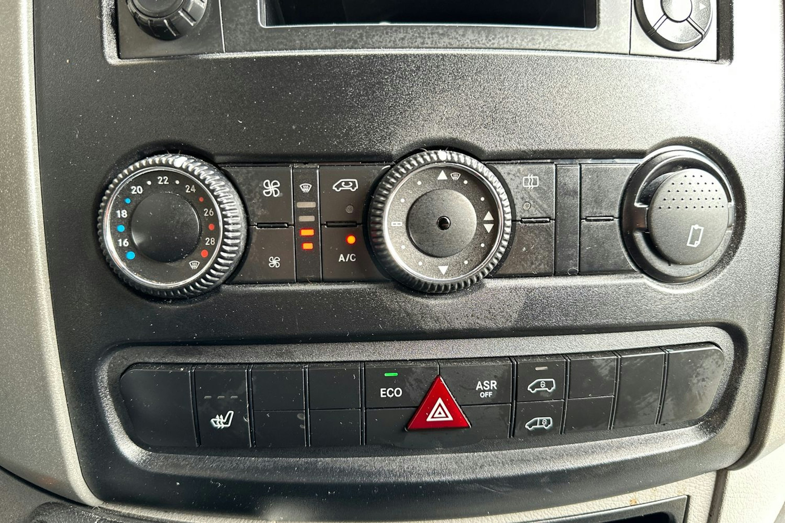 musta Mercedes-Benz Sprinter 2018 kuva 12.