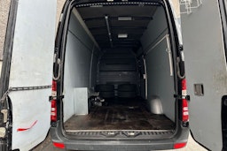musta Mercedes-Benz Sprinter 2018 kuva 14.