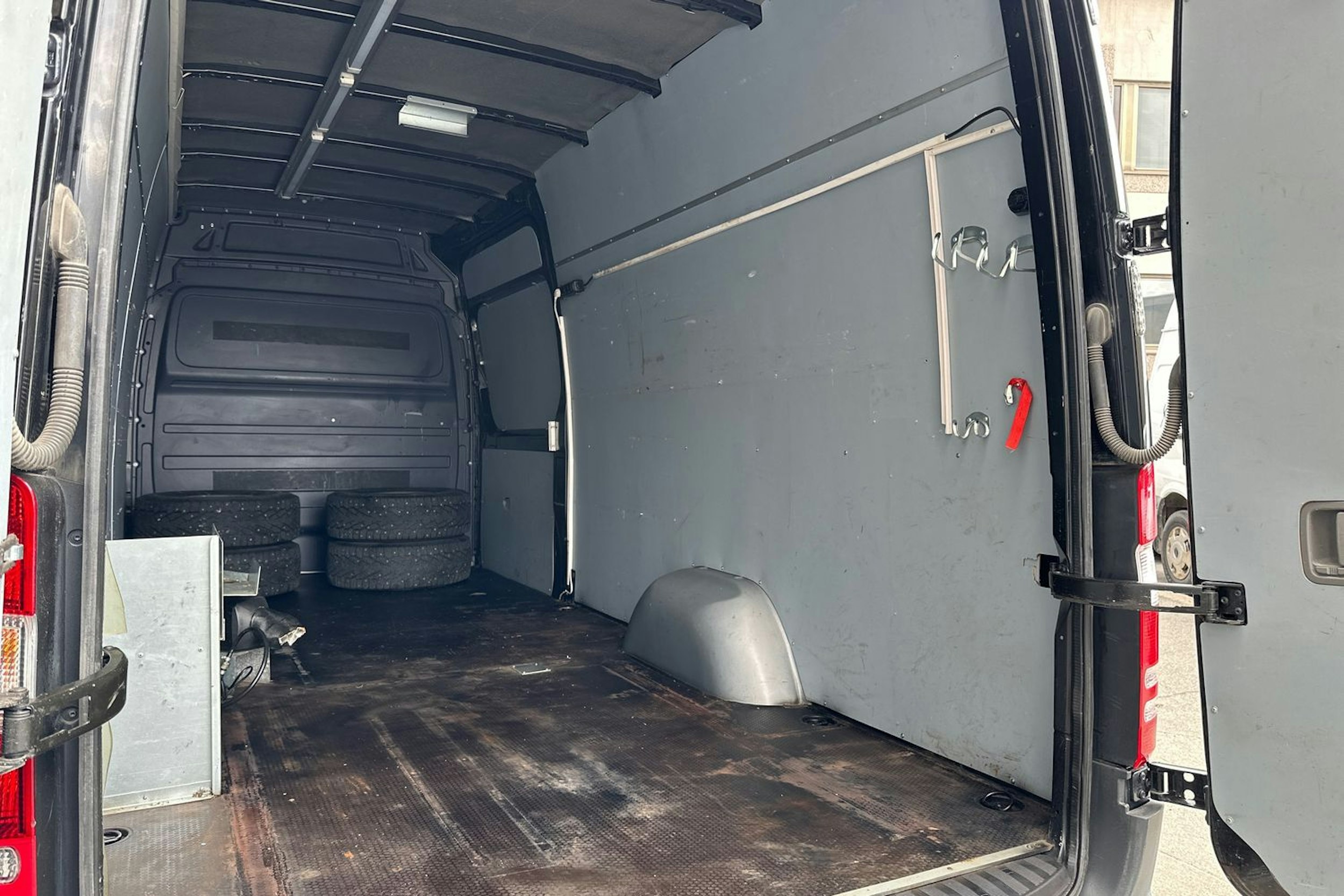 musta Mercedes-Benz Sprinter 2018 kuva 16.