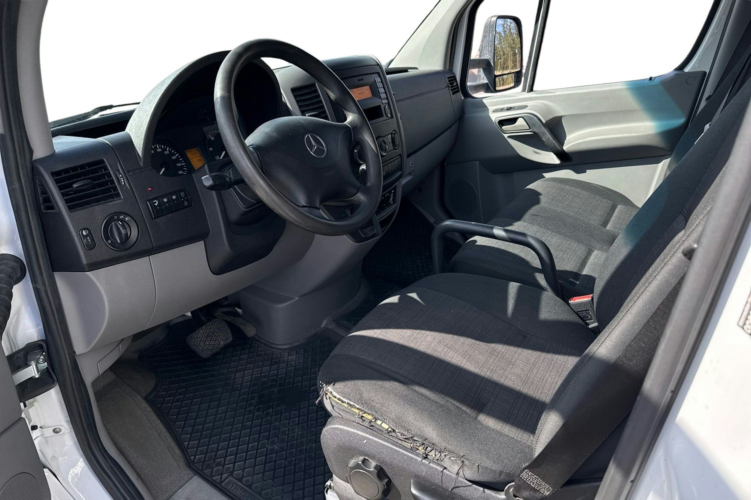 valkoinen Mercedes-Benz Sprinter 2018 kuva 7.