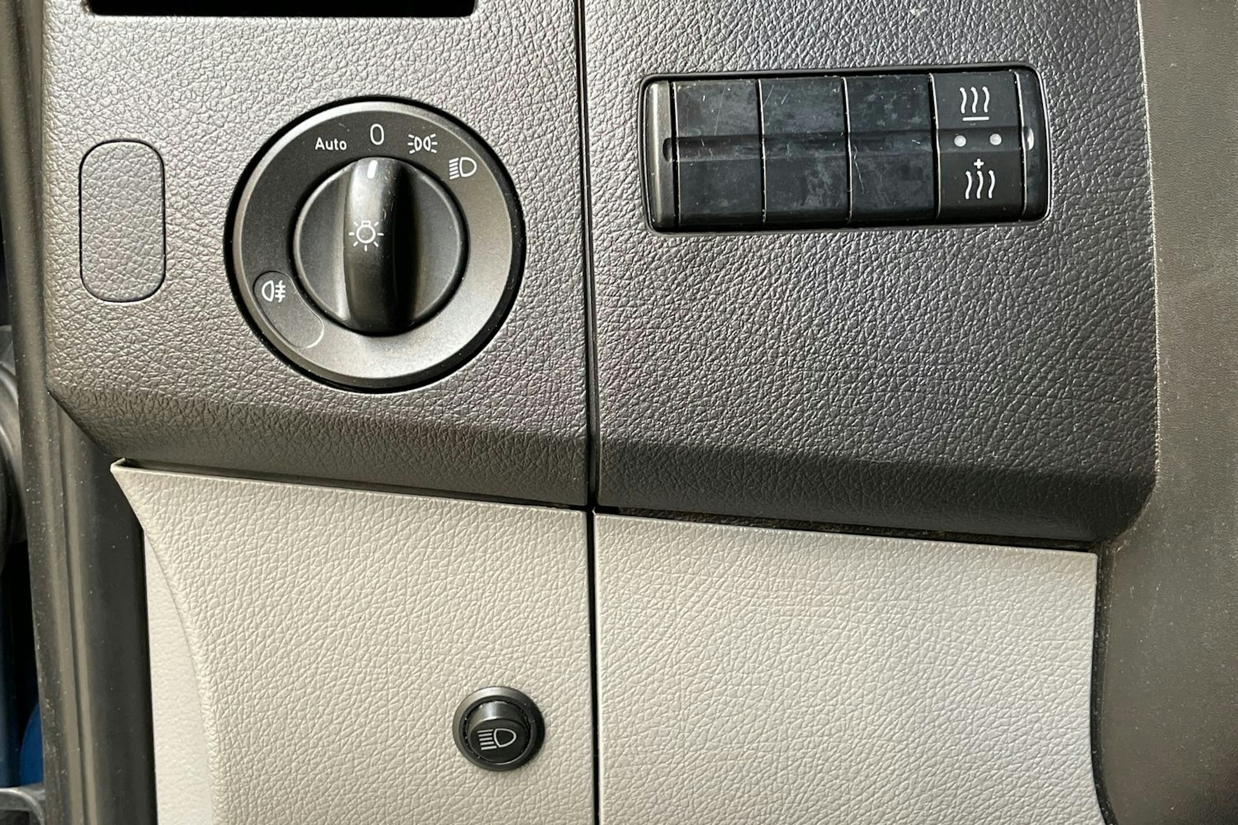 sininen Mercedes-Benz Sprinter 2018 kuva 16.