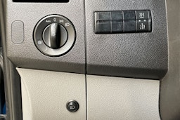 sininen Mercedes-Benz Sprinter 2018 kuva 16.