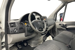 valkoinen Mercedes-Benz Sprinter 2018 kuva 8.