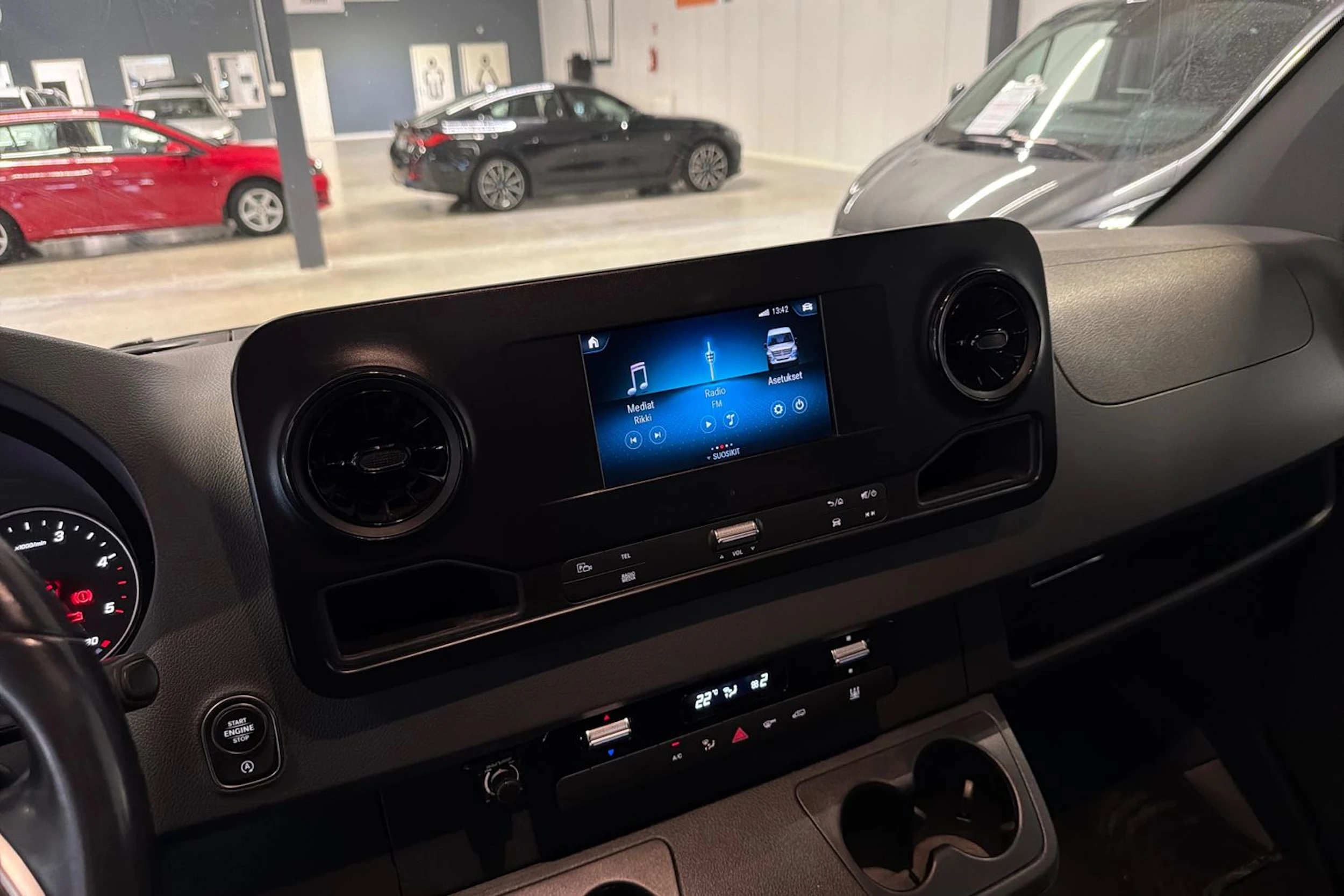 harmaa Mercedes-Benz Sprinter 2018 kuva 4.