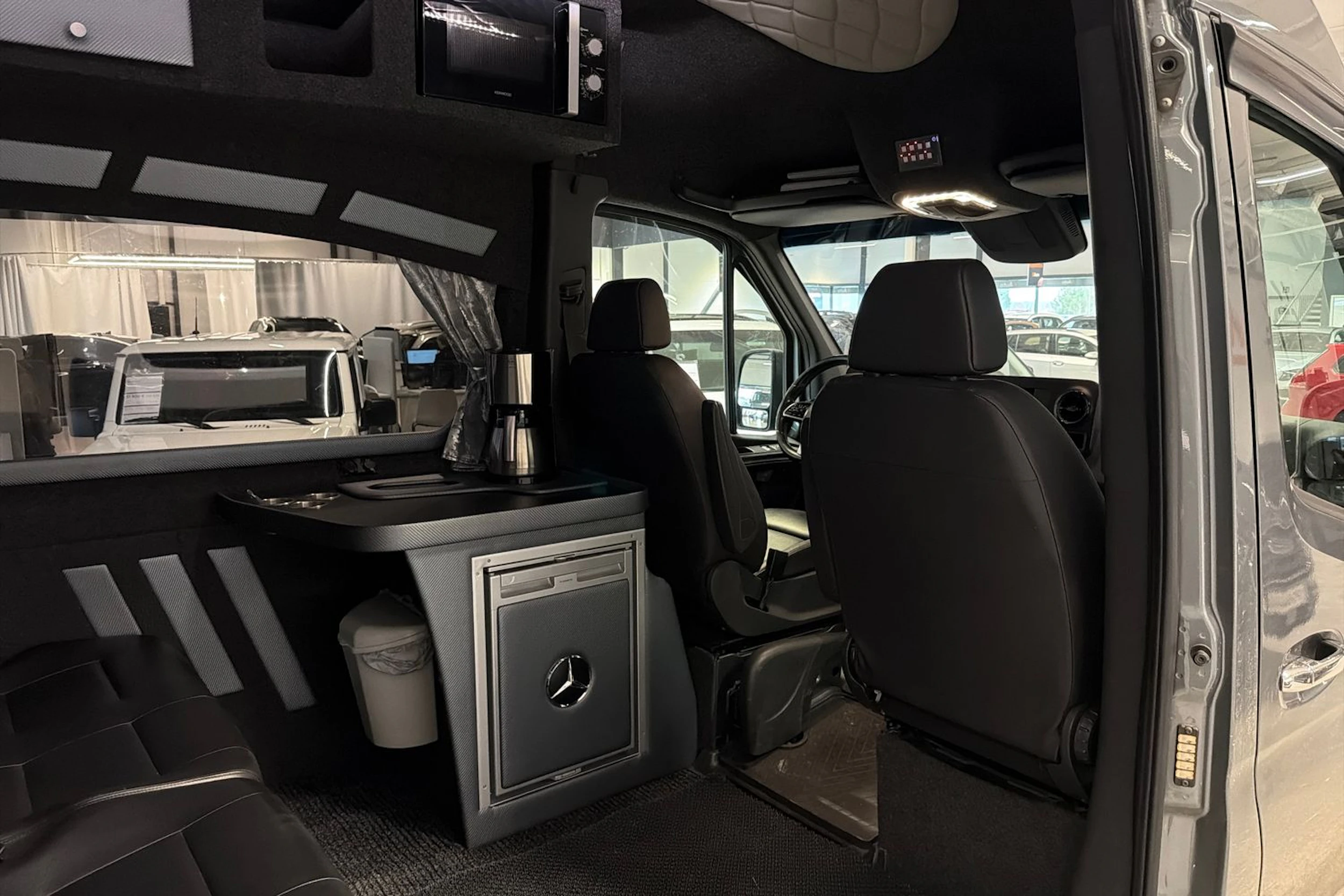 harmaa Mercedes-Benz Sprinter 2018 kuva 8.