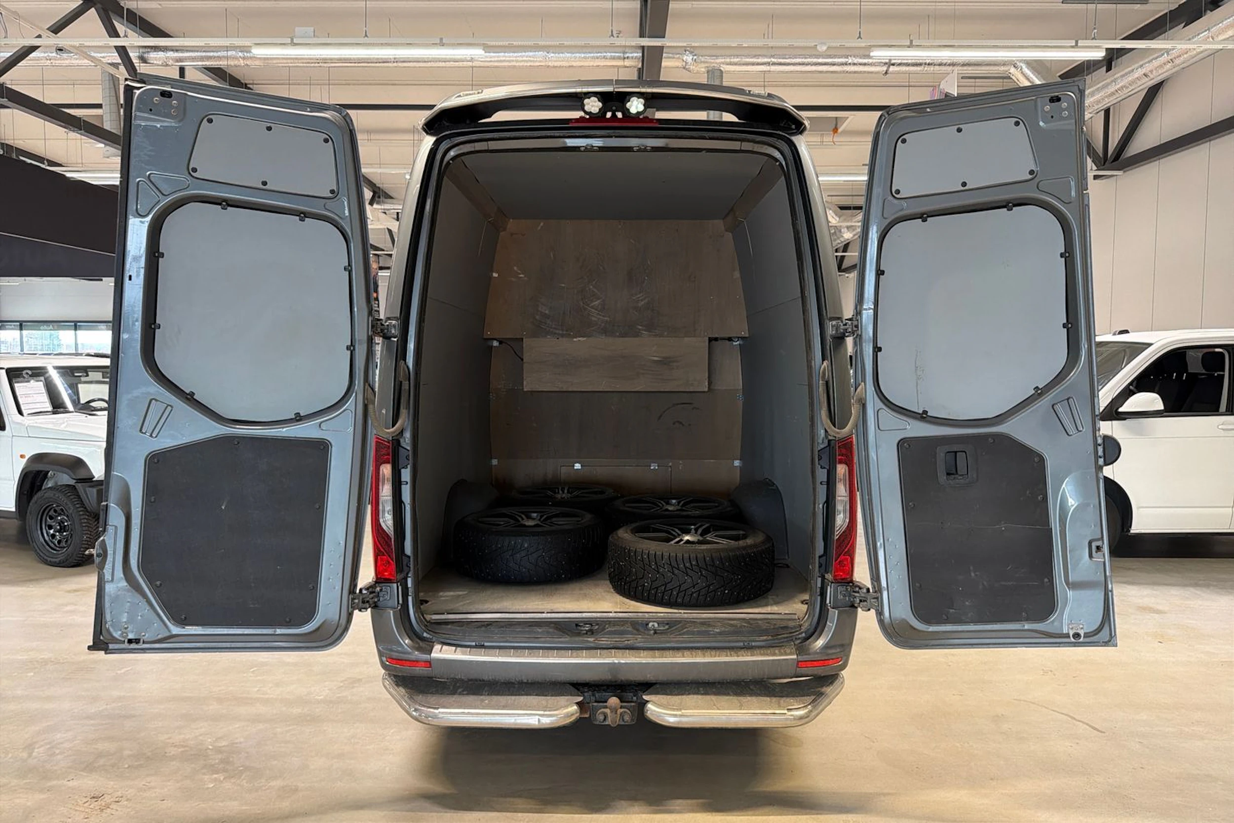 harmaa Mercedes-Benz Sprinter 2018 kuva 10.