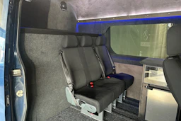 sininen Mercedes-Benz Sprinter 2018 kuva 6.