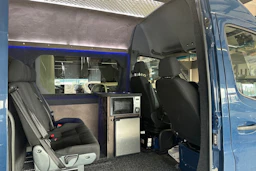 sininen Mercedes-Benz Sprinter 2018 kuva 7.