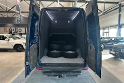 sininen Mercedes-Benz Sprinter 2018 kuva 8.