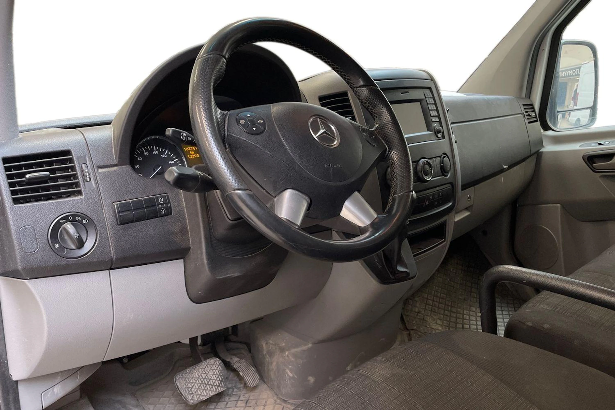 valkoinen Mercedes-Benz Sprinter 2018 kuva 3.