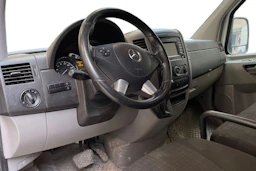 valkoinen Mercedes-Benz Sprinter 2018 kuva 3.