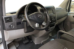 valkoinen Mercedes-Benz Sprinter 2018 kuva 8.