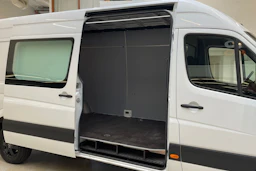 valkoinen Mercedes-Benz Sprinter 2018 kuva 13.