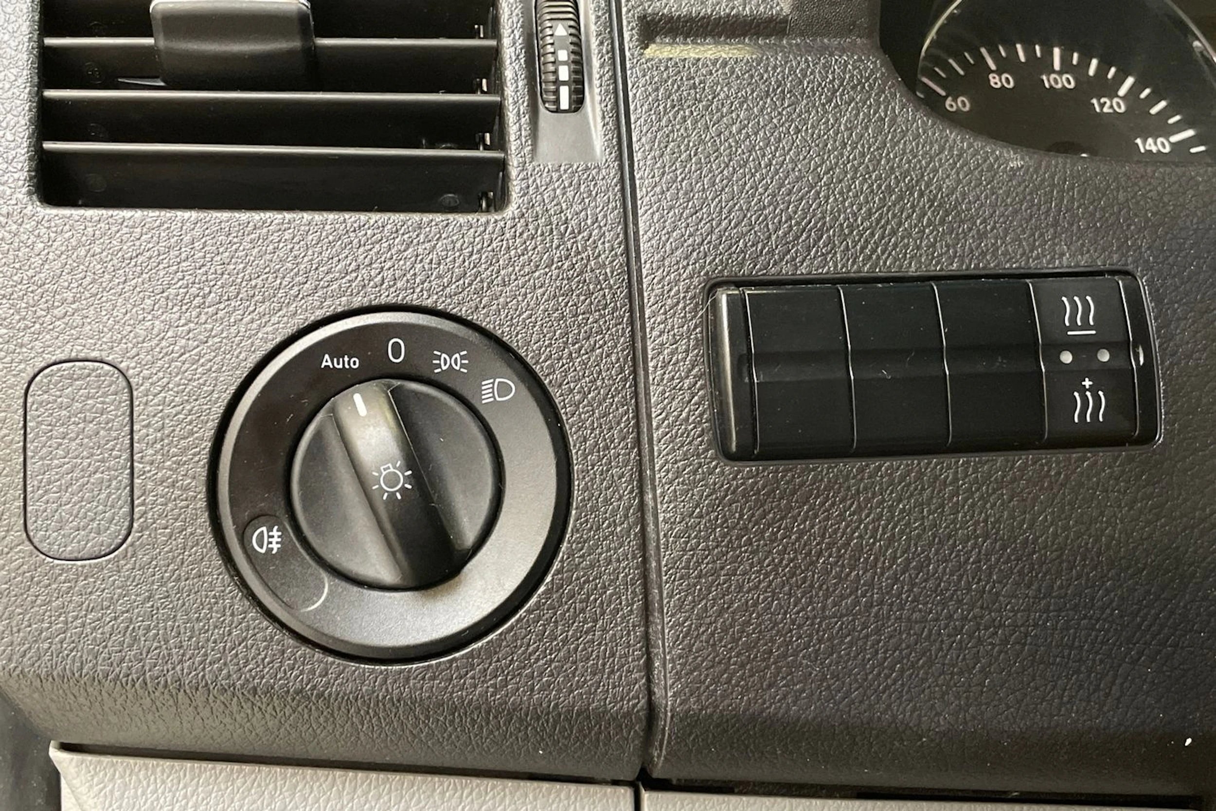 valkoinen Mercedes-Benz Sprinter 2018 kuva 17.