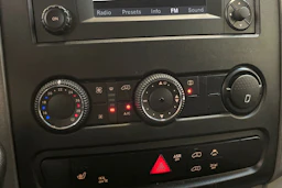 valkoinen Mercedes-Benz Sprinter 2018 kuva 21.