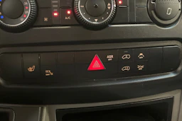 valkoinen Mercedes-Benz Sprinter 2018 kuva 22.