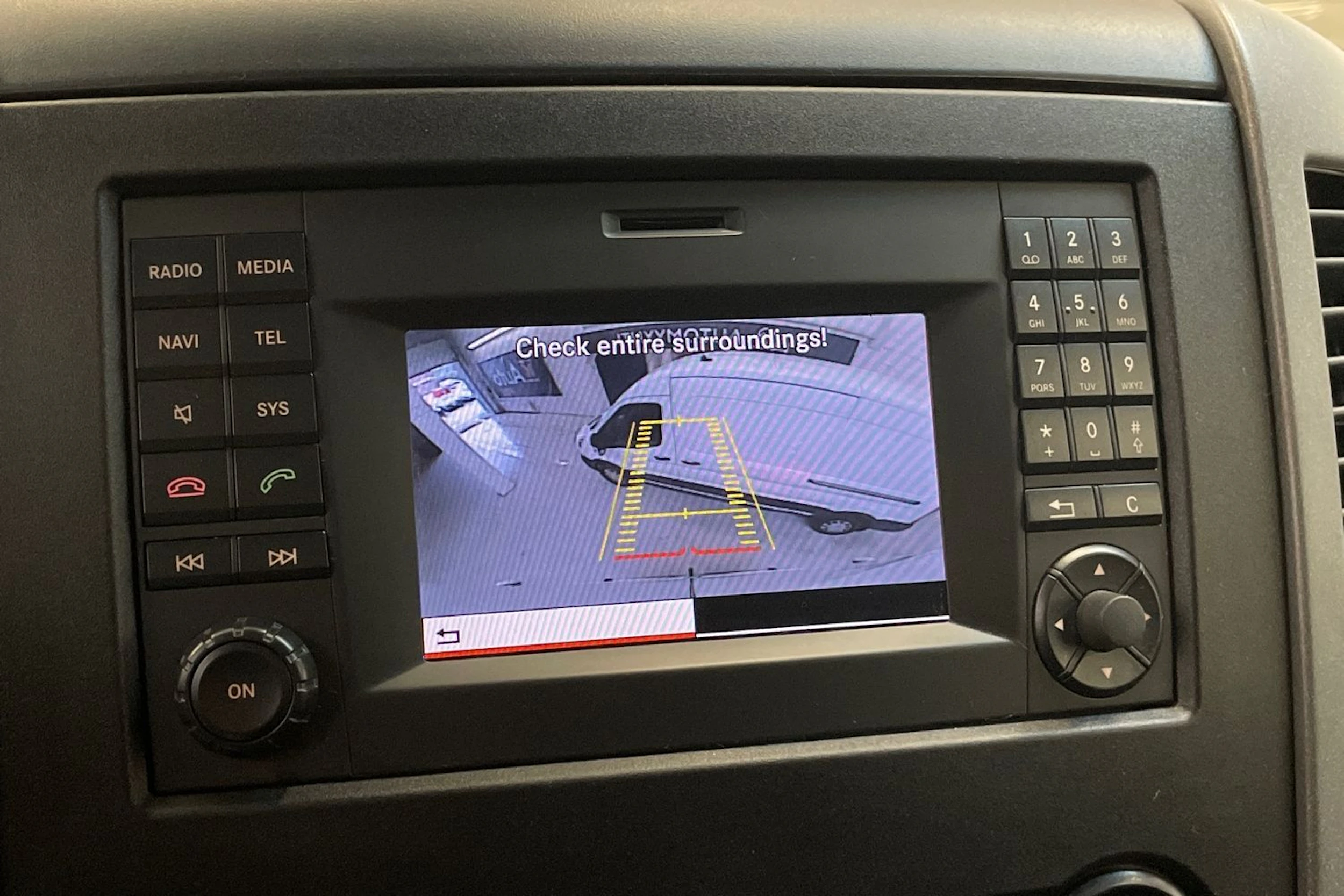 valkoinen Mercedes-Benz Sprinter 2018 kuva 23.