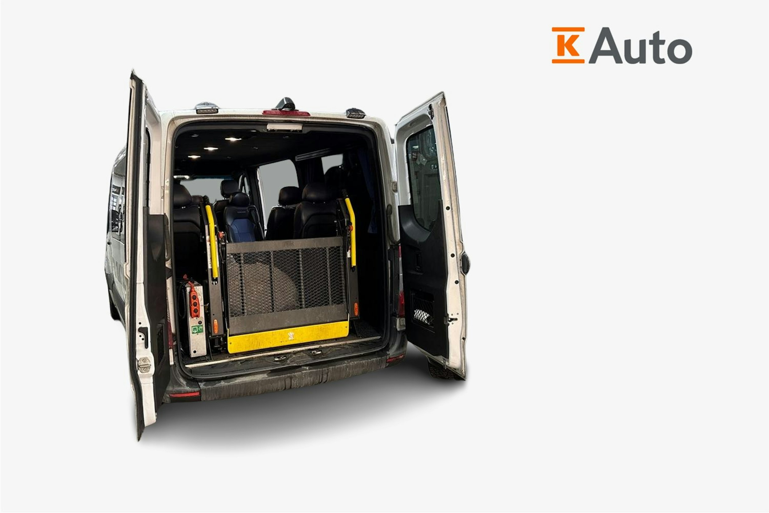 valkoinen Mercedes-Benz Sprinter 2018 kuva 2.