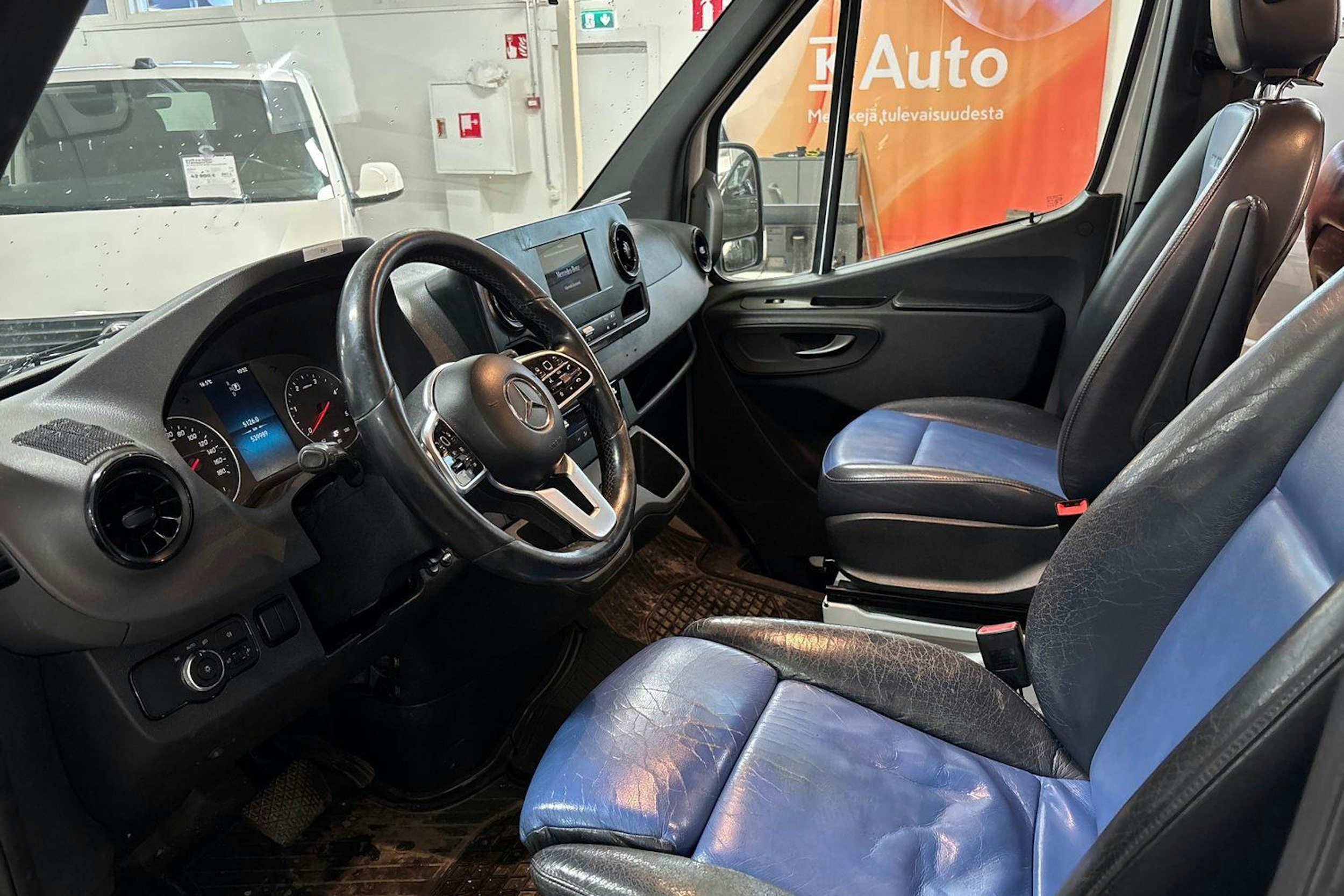 valkoinen Mercedes-Benz Sprinter 2018 kuva 4.
