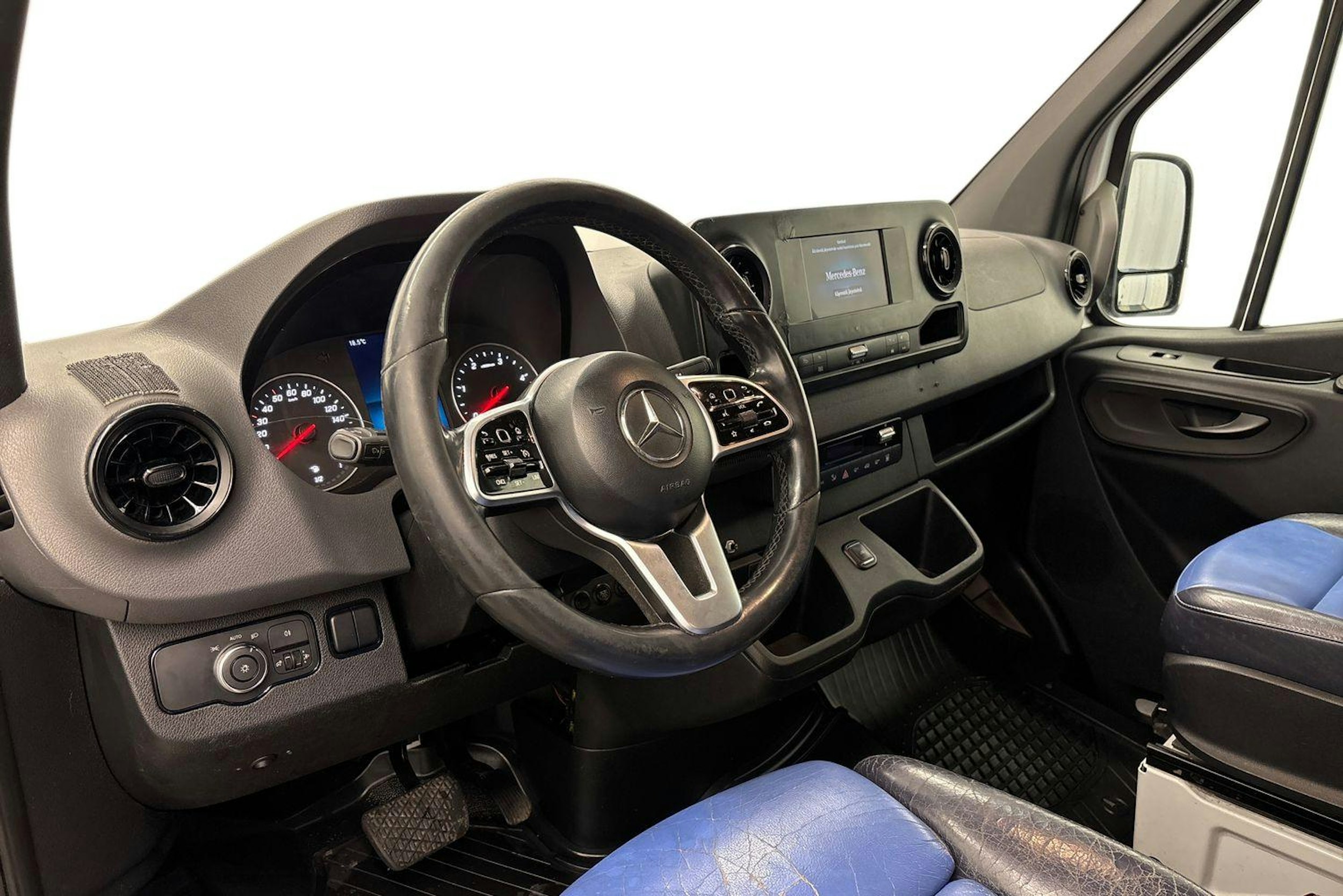 valkoinen Mercedes-Benz Sprinter 2018 kuva 9.