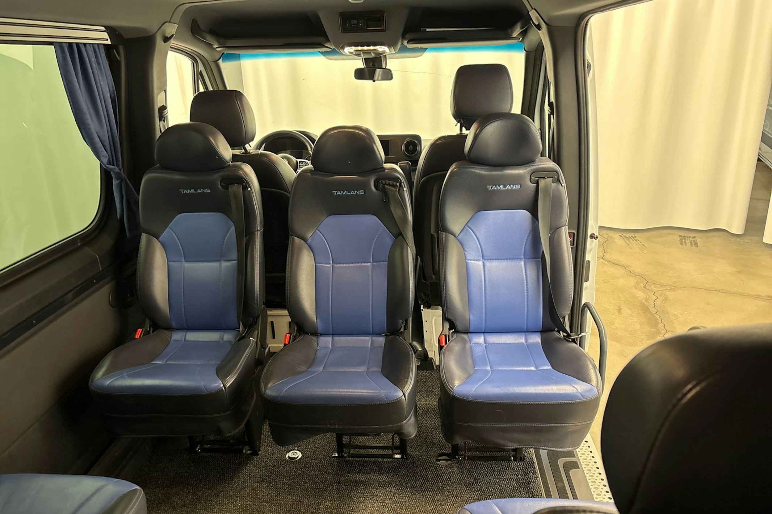 valkoinen Mercedes-Benz Sprinter 2018 kuva 19.