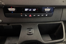 valkoinen Mercedes-Benz Sprinter 2018 kuva 29.