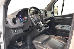 valkoinen Mercedes-Benz Sprinter 2018 kuva 8.