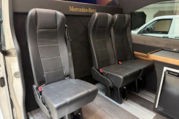 valkoinen Mercedes-Benz Sprinter 2018 kuva 17.