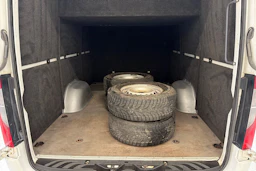 valkoinen Mercedes-Benz Sprinter 2018 kuva 23.