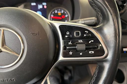 valkoinen Mercedes-Benz Sprinter 2018 kuva 29.