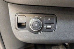 valkoinen Mercedes-Benz Sprinter 2018 kuva 32.
