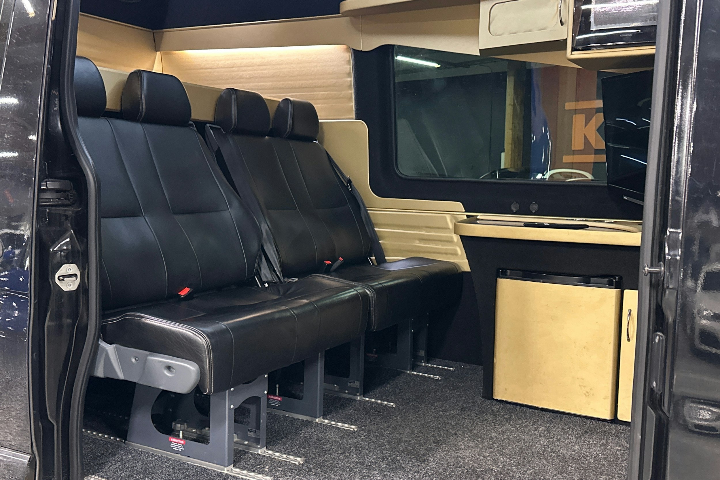 met. musta Mercedes-Benz Sprinter 2018 kuva 2.