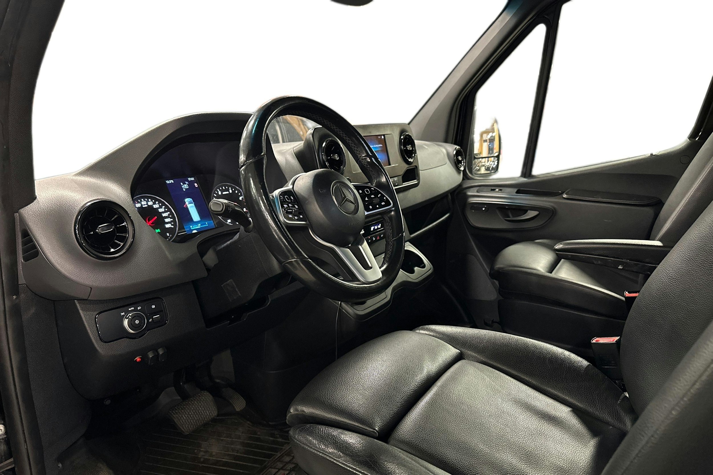 met. musta Mercedes-Benz Sprinter 2018 kuva 3.