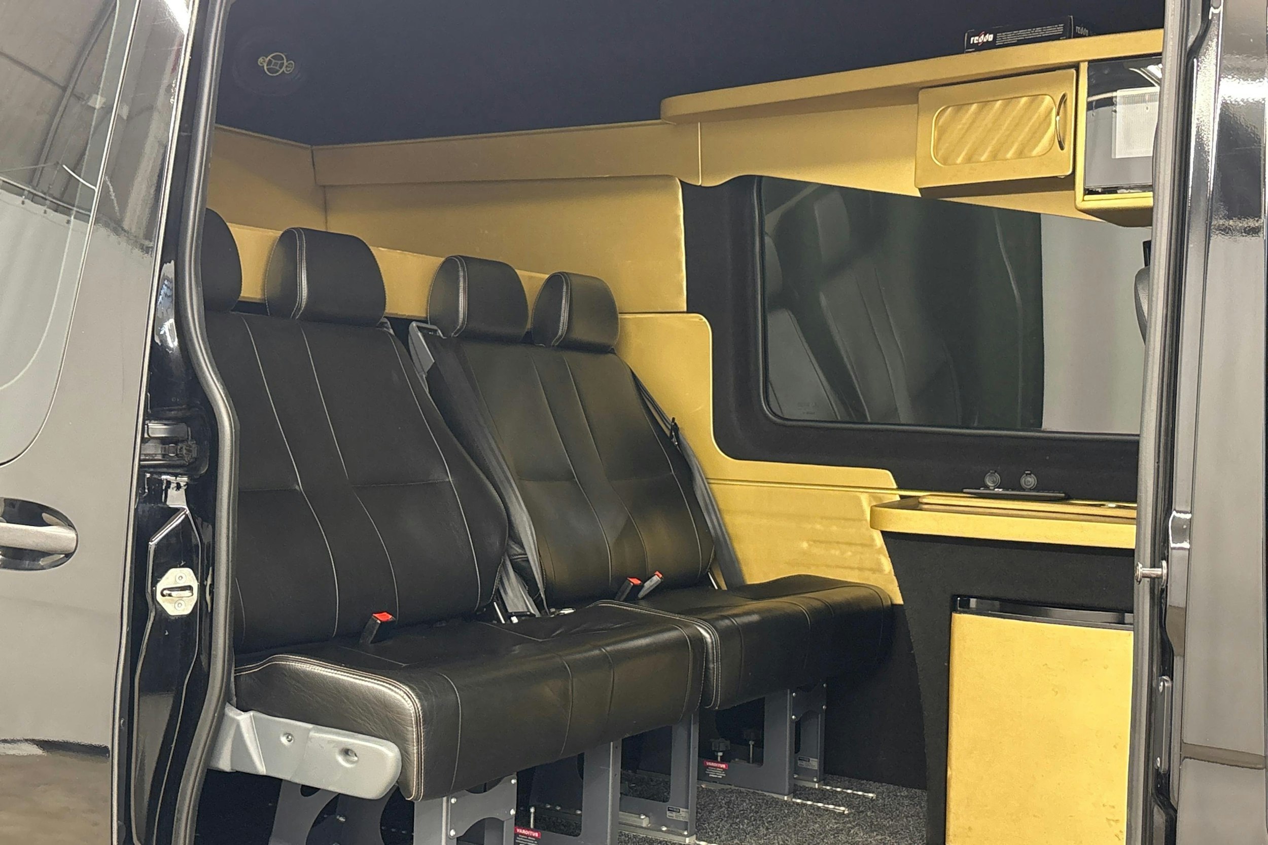 met. musta Mercedes-Benz Sprinter 2018 kuva 8.