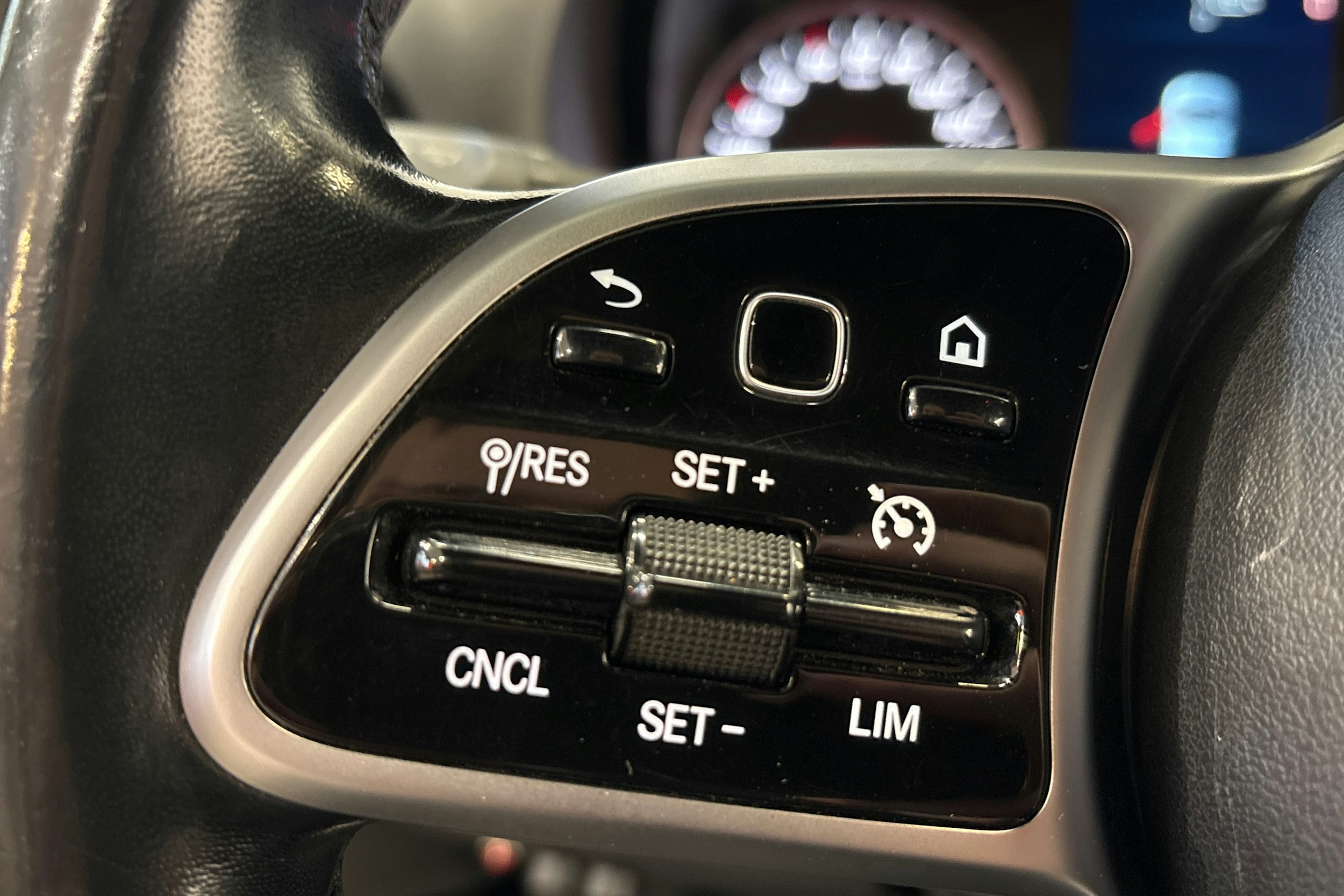 met. musta Mercedes-Benz Sprinter 2018 kuva 19.