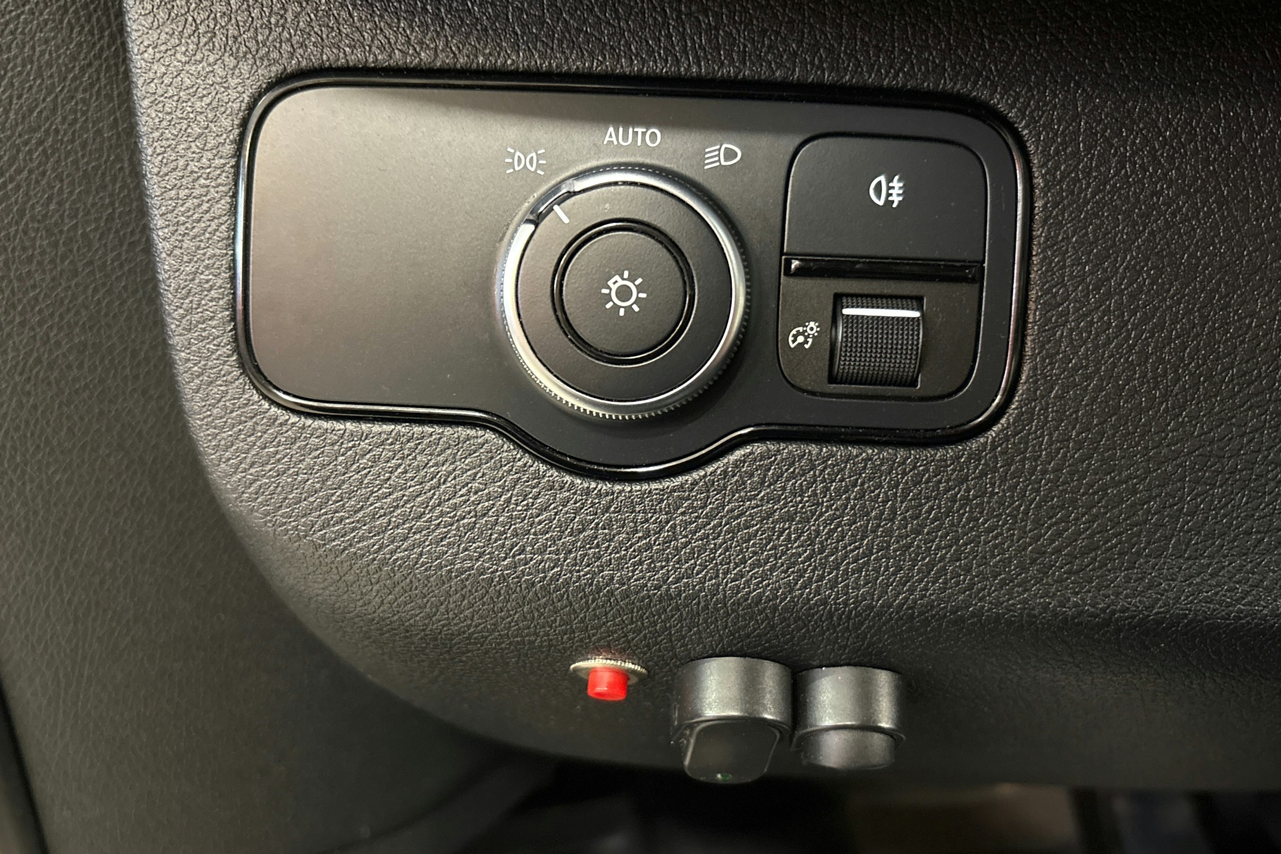 met. musta Mercedes-Benz Sprinter 2018 kuva 22.