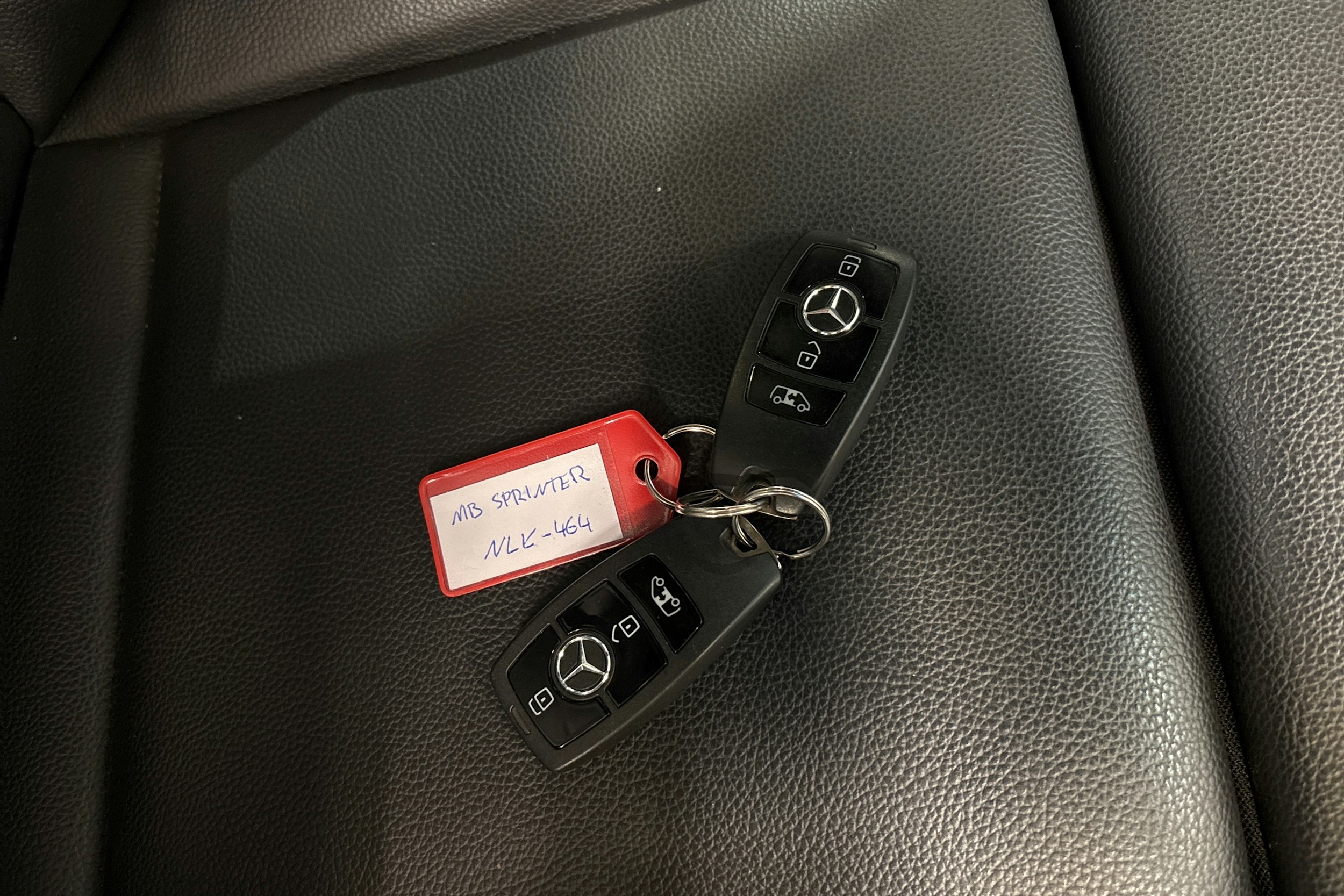 met. musta Mercedes-Benz Sprinter 2018 kuva 27.